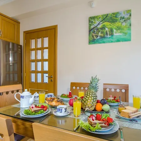 Apartment With Private Pool Near To The Sea Daratsos