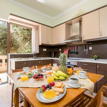 With Private Pool Near To The Sea Apartment *