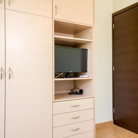With Private Pool Near To The Sea Apartment