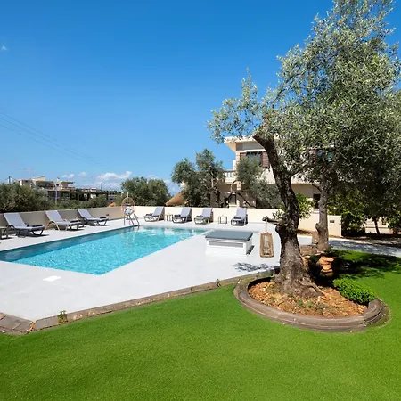 With Private Pool Near To The Sea *