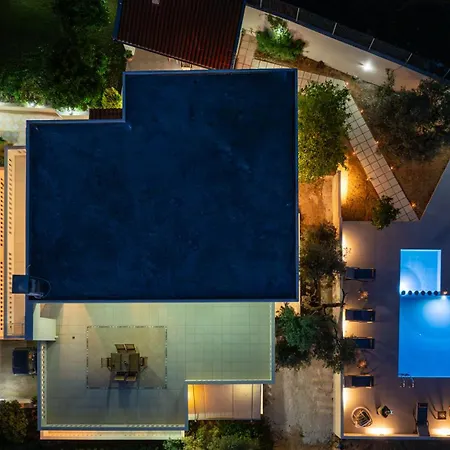With Private Pool Near To The Sea Apartment *