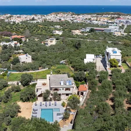 With Private Pool Near To The Sea Apartment